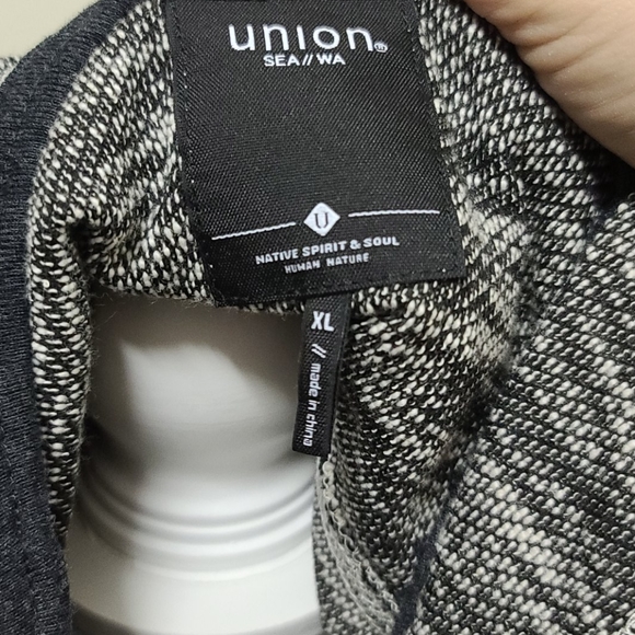 NWT Union Pullover Hoodie - Picture 4 of 4